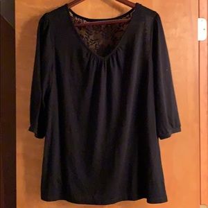 Women’s black top
